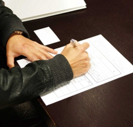 クロスセル:いつも購入している商品に加えて関連するモノを組み合わせて提案して、購入して頂けるようにする営業活動。